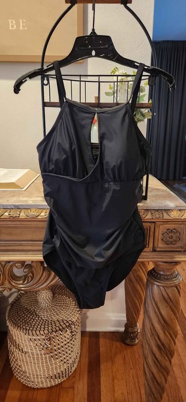 Kathy Ireland Black One-Piece Swimsuit Size 10